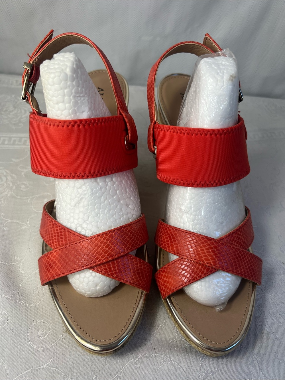 Alfani Wedge Sandals Coral Red Textured Vegan Leather Metallic Insole Straps 8.5